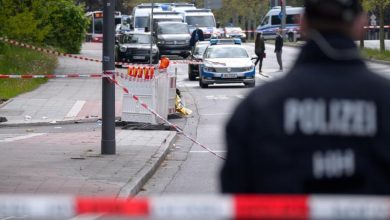 صورة شرطة هامبورغ تقتل رجلا هدد المارة بسكين