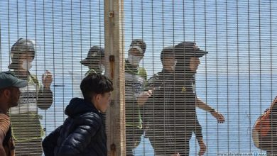 صورة إسبانيا بصدد نقل 200 طفل مغربي في سبتة لمناطق أخرى بالبلاد