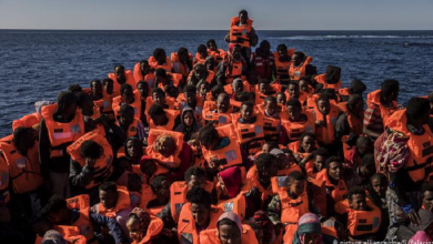 صورة “طوفان من المهاجرين”.. وصول نحو 1500 مهاجر إلى جزيرة إيطالية خلال ساعات