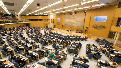 صورة البرلمان السويدي يسقط الحكومة