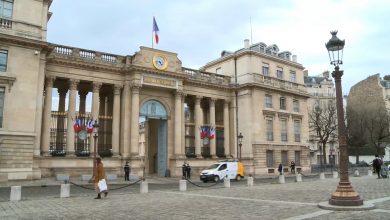 صورة البرلمان الفرنسي يقر قانون جديد للإنجاب خاص بالعازبات والمثليات