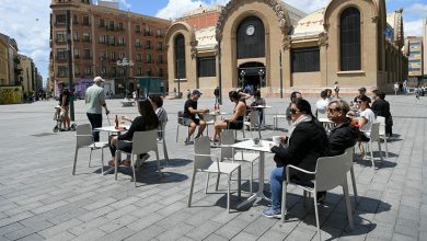 صورة صعوبة في إيجاد نادلين وعمال لدى المطاعم والفنادق في إسبانيا