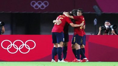 صورة إسبانيا تضرب موعدا من البرازيل في نهائي كرة القدم لأولمبياد طوكيو