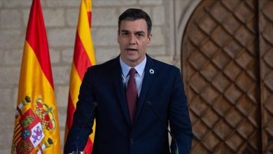 صورة رئيس وزراء إسبانيا يتعهد بحظر تجارة البغاء في بلاده