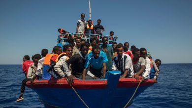 صورة وصول 70 مهاجرا إلى السواحل الجنوبية لإيطاليا