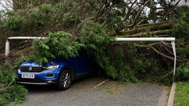 صورة العاصفة “أروين” تقطع التيار الكهربائي عن عشرات الآلاف من البريطانيين
