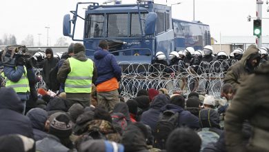 صورة “فيديو”.. بولندا تعلن احتجاز 100 مهاجر حاولوا عبور الحدود