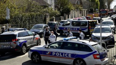 صورة جزائري يهاجم بسكين دورية للشرطة جنوب فرنسا.. واعتقالات على خلفية القضية