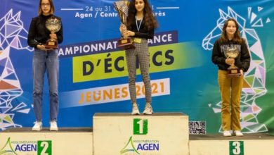 صورة طفلة سورية تفوز ببطولة الشطرنج على مستوى فرنسا