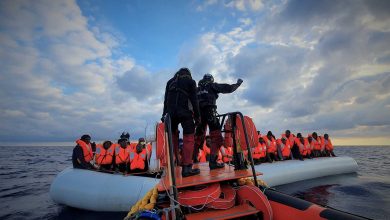 صورة وفاة 10 مهاجرين وإنقاذ نحو 100 آخرين قبالة سواحل ليبيا