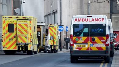 صورة تسجيل 12 ألف إصابة.. وزير الصحة البريطاني: سلالة “أوميكرون” أصبحت السائدة
