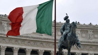 صورة الشيوخ الإيطالي يتبنى أول ميزانية مخصصة لإنعاش الاقتصاد