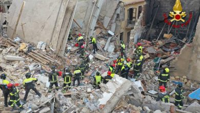 صورة مقتل 3 أشخاص وستة مفقودين جراء انهيار مبنى بصقلية