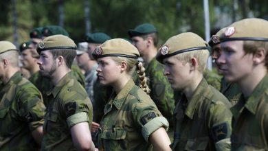 صورة بسبب نقص الثياب.. الجيش النرويجي يطالب المجندين بإرجاع ملابسهم الداخلية