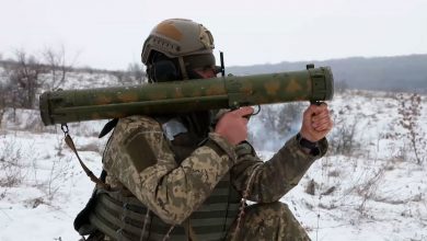 صورة ليتوانيا تسلم أوكرانيا صواريخ “ستينغر” الأمريكية المضادة للطائرات
