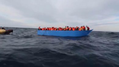 صورة إنقاذ 129 مهاجرا بالمتوسط .. وسفينة إنسانية تنزل مئات آخرين في إيطاليا