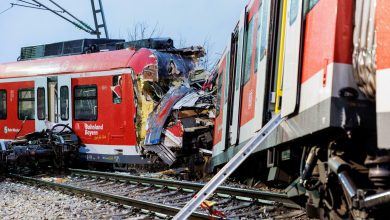صورة مقتل شخص وإصابة عشرات آخرين في تصادم قطارين جنوب ألمانيا