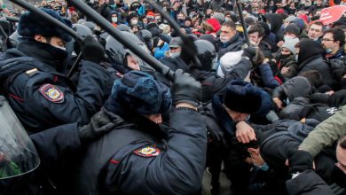 صورة اعتقال 900 شخص في مظاهرات مناهضة لحرب بوتين في 44 مدينة روسية الأحد