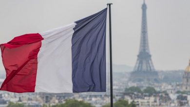 صورة فرنسا تلغي الشهادة الصحية وارتداء الكمامة في الأماكن المغلقة