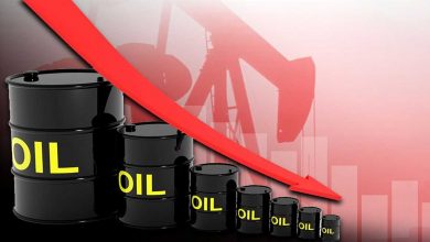 صورة أسعار النفط تتراجع 5% .. والدولار يرتفع لأعلى مستوى في عامين
