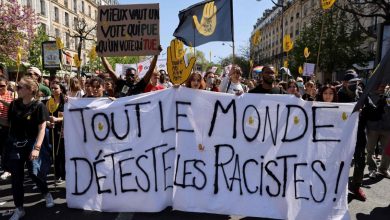 صورة عشرات المدن الفرنسية تشهد مظاهرات حاشدة ضد اليمين المتطرف