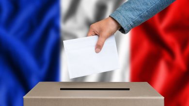 صورة ماكرون في مواجهة اليسار .. الفرنسيون يصوتون غدا في الانتخابات البرلمانية