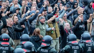 صورة رغم انخفاض العدد.. الهجمات العنصرية ضد اللاجئين تزداد عنفا في ألمانيا