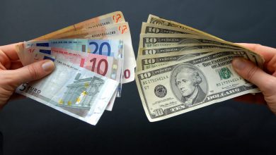 صورة اليورو يتراجع إلى مادون مستوى التعادل مع الدولار