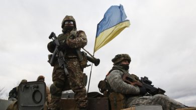 صورة وسط انسحابات كبيرة للروس.. بريطانيا تعلن عن انتصارات جديدة للجيش الأوكراني