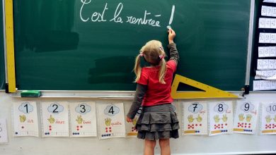 صورة وسط أزمة نقص المعلمين في فرنسا.. عودة 12.2 مليون طالب إلى مقاعد الدراسة
