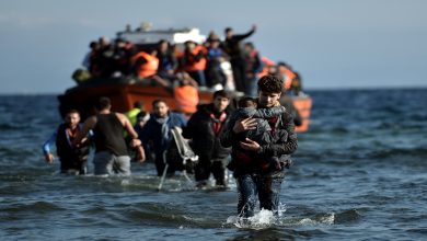 صورة إنقاذ أكثر من 400 مهاجر قبالة جزيرة كريت اليونانية