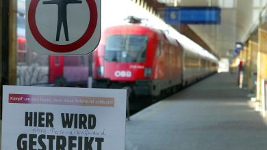 صورة إضراب واسع لعمال السكك الحديدية بالنمسا.. وإلغاء رحلات إلى ألمانيا