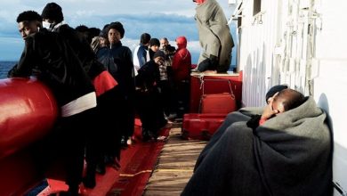 صورة فرنسا ترفض استقبال 123 لاجئا من على متن سفينة “أوشن فايكنغ” الإنسانية
