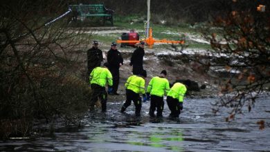 صورة مقتل 3 أطفال بعد سقوطهم في بحيرة متجمدة وسط بريطانيا