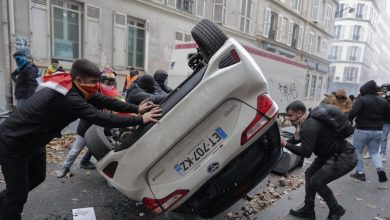 صورة باريس.. إصابة العشرات من عناصر الشرطة واعتقال 11 متظاهرا كرديا