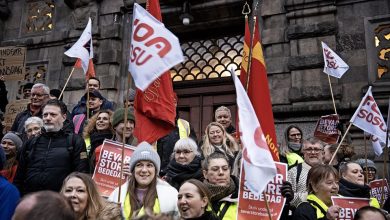 صورة الدنمارك.. النقابات العمالية تتظاهر ضد خطة حكومية لإلغاء عطلة رسمية 