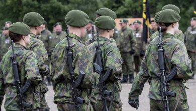 صورة الجيش السويدي يبدأ التجنيد الإجباري للشباب والشابات