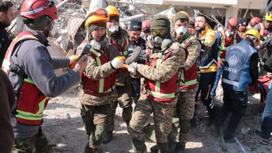 صورة إنقاذ 3 أشخاص بعد 296 ساعة تحت الأنقاض جنوبي تركيا