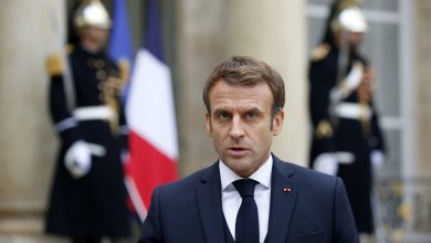 صورة أكثر من ثلثي الفرنسيين غير راضين عن أداء الرئيس ماكرون
