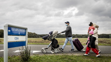 صورة أعلى محكمة في هولندا تمنع الحكومة من إعادة طالبي لجوء إلى إيطاليا
