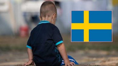 صورة مغربية تهرب بطفلتها من السويد.. والأب العراقي يضع اللوم على السلطات