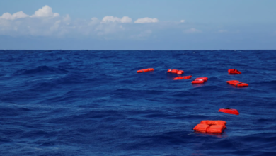 صورة وفاة عشرات المهاجرين في غرق قارب كان متجه نحو جزر الكناري الإسبانية