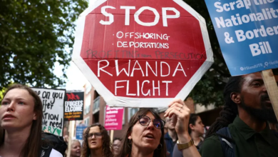 صورة بريطانيا.. محكمة الاستئناف تقر عدم قانونية ترحيل لاجئين إلى رواندا