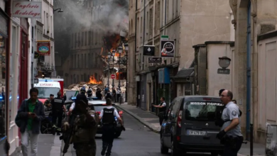 صورة عشرات الإصابات بينها خطرة في انفجار وسط باريس