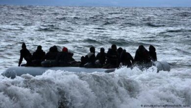 صورة سفن إنسانية تنقذ 900 مهاجر في البحر المتوسط