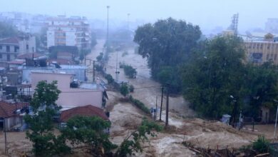 صورة الفيضانات تجتاح اليونان.. 6 وفيات وخسائر بالمليارات “فيديو وصور”