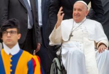 صورة بابا الفاتيكان يصل مرسيليا الفرنسية للدفاع عن المهاجرين