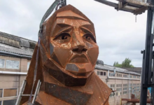 صورة بريطانيا.. تمثال ضخم تكريما للنساء المحجبات