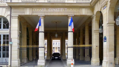 صورة محاكمة 3 مسؤولين سوريين في فرنسا بتهمة ارتكاب جرائم ضد الإنسانية