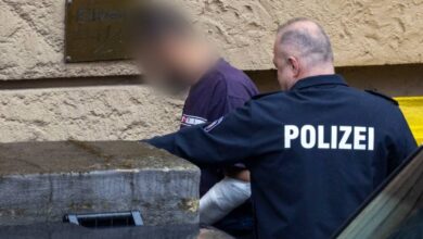 صورة محاكمة لاجئ سوري في ألمانيا بتهمة القتل و الانتماء لتنظيم إرهابي